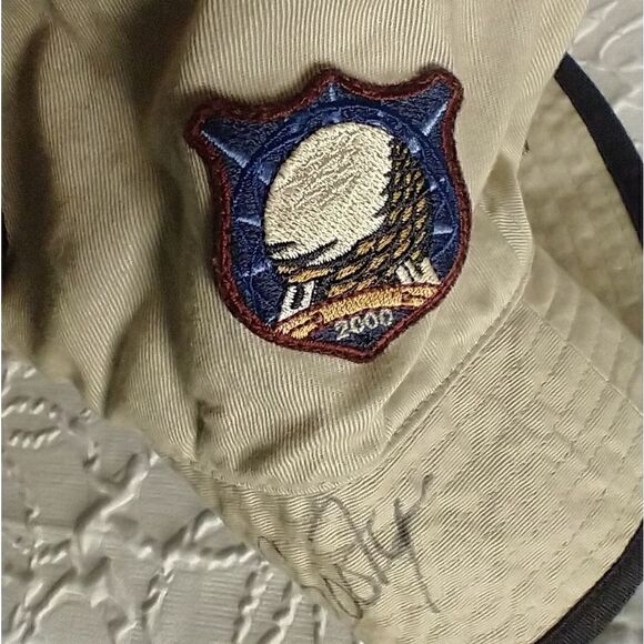 2000 Disneyworld Bucket Hat - Picture 3 of 11